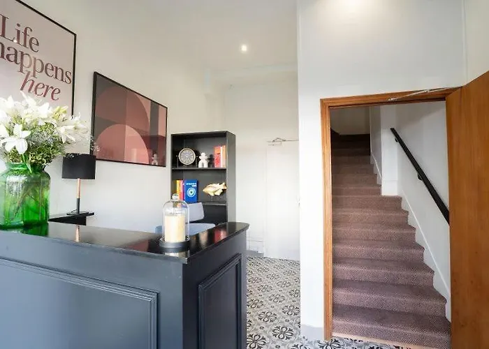Hotel Edgar Quinet Parigi
